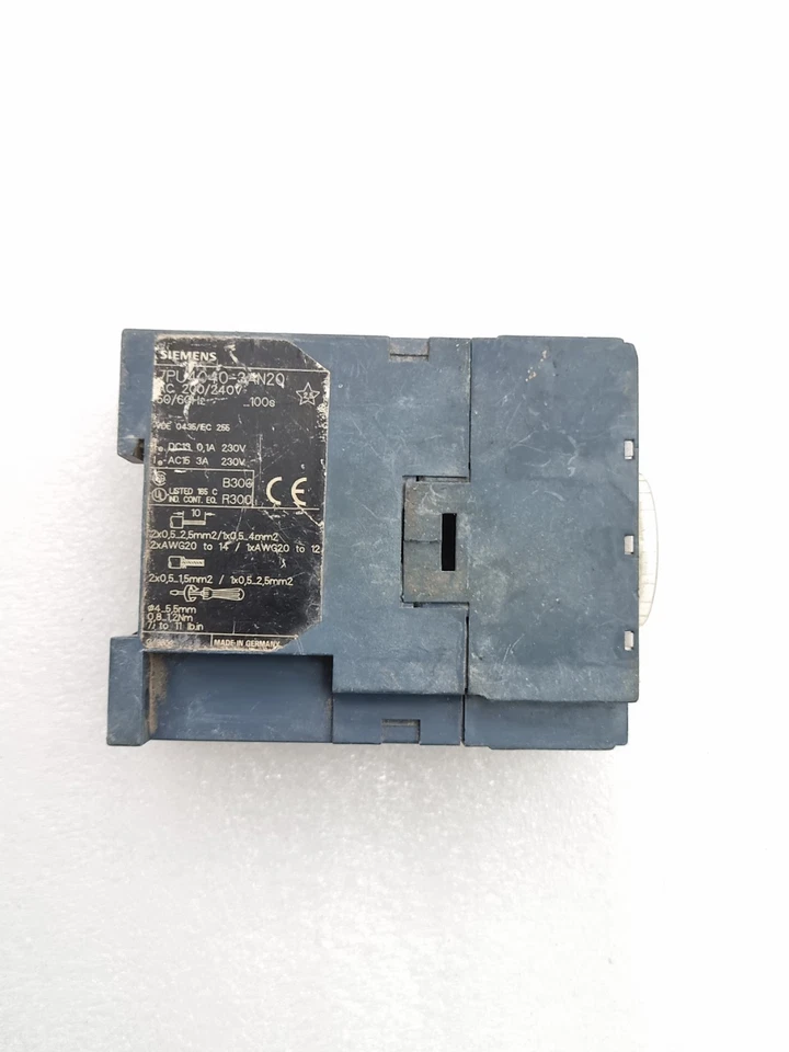 Siemens 7PU4040-3AN20 Timer On Delay 200/240V MADE IN GERMANY (USED)